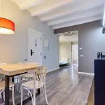 Appartement Montserrat By Gaiarooms *
